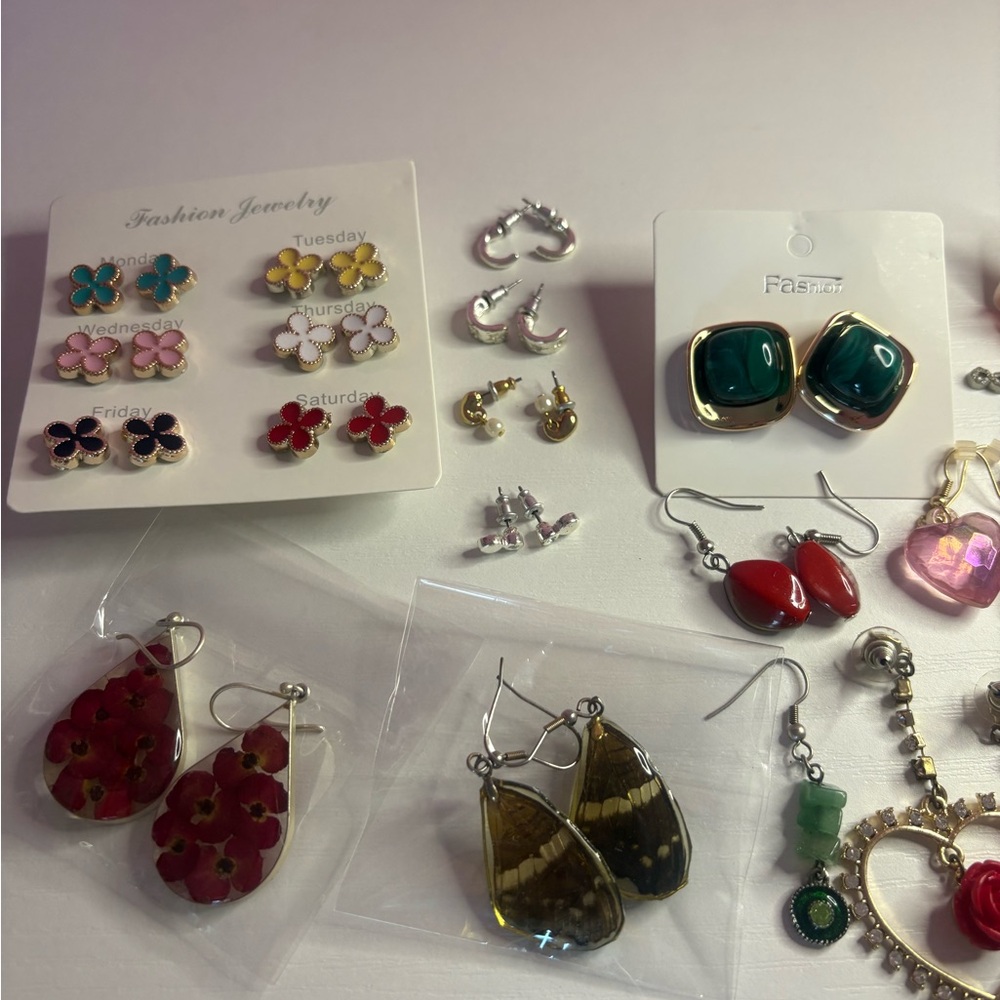 Jewelry Bundle, Rings, Necklaces, Bracelets Including Vintage Tweety Bird Box - Picture 10 of 16